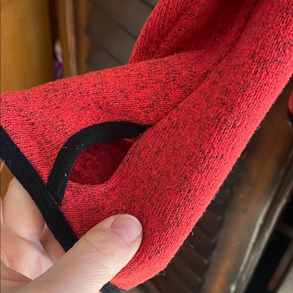 Red Nike Therma Fit Hoodie with Black Accents XL - Picture 8 of 8